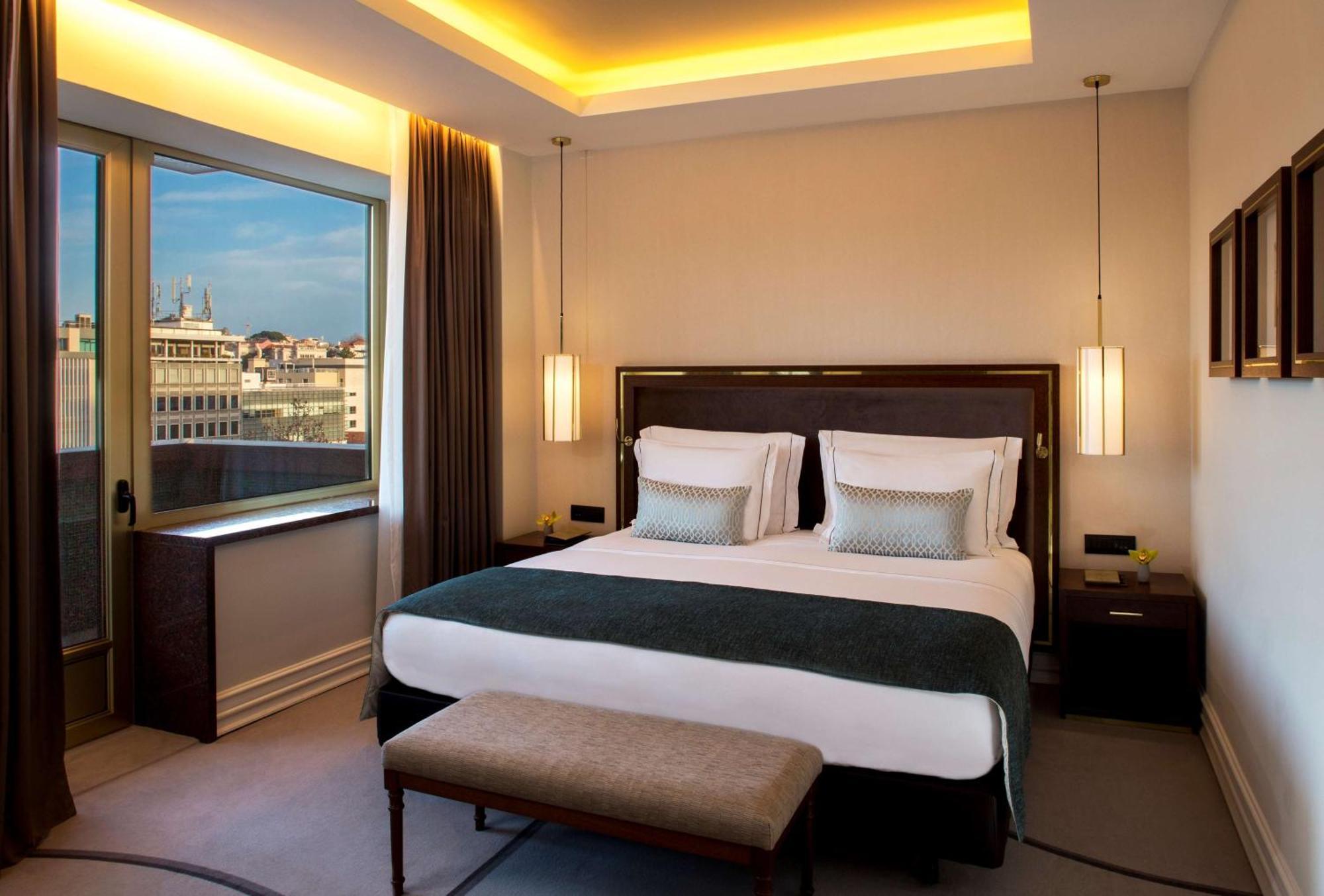 Tivoli Avenida Liberdade Lisboa - A Leading Hotel Of The World Kültér fotó A bedroom at the Four Seasons Hotel, London